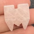 Handgehaltener burgförmiger Rosenquarz-Halbedelstein für DIY-Schmuckherstellung - 20x22mm 5g/Stück / Rosenquarz