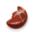 Tallado de luna creciente en jaspe rojo pulido para creación de joyas DIY - 20x30mm, 9g / Piedra Arcoíris