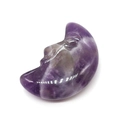 Pietra di ametista naturale lucidata a forma di luna crescente con viso intagliato - 20x30mm, 9g / Ametista