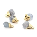 Unregelmäßiger blauer Türkis Anhänger mit goldenem Anschluss für DIY Schmuck - Blaßblauer Naturstein (Nr. 15 Goldschlaufe)