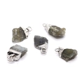 Unregelmäßige grau-grüne Naturstein-Anhänger mit versilberten Ösen für DIY-Schmuck - Labradorit (Nr. 19 Silberschlaufe)