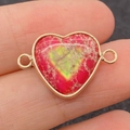 Pendentif coeur en turquoise naturelle avec connecteur double trou plaqué or - Style de Texture Rouge et Verte (No.5)