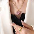 Rosa Herz-Zirkonia-Halsketten-Set mit breitem vergoldetem Ring und grünem Edelstein - Goldene Rosa Zirkon Halskette (P456)