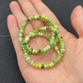 Pulsera de cuentas de piedra emperador verde claro con texturas de vetas negras únicas - 3x4mm / Estilo 4 (Verde Claro Manchado)