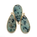 Tres colgantes de piedra natural en forma de gota con bordes metálicos dorados azul y negro - 21x45mm / US 12
