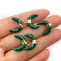 Cinq pièces de pendentifs en malachite en forme de lune avec boucles dorées pour bijoux DIY - Malachite