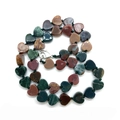 Collana con perle in pietra naturale a forma di cuore multicolore e chiusura argento - Agata Indiana