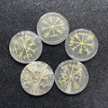 Set de 5 cuentas de cristal de roca con grabado dorado de brújula vikinga Vegvisir - 25 Mm De Espesor 5 Mm / Cristal de roca