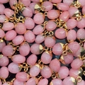 Detail van roze waterdruppel hangers met gouden metalen kapjes en ophangringen - Roze Druppelsteen Stijl (4) / 8x14mm