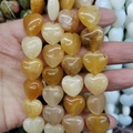 Polierte herzförmige Natursteinperlen in Gelb und Orange für DIY-Schmuckherstellung - 16x16x8mm (~12 Stück/Packung) / Topas