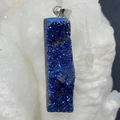 Rechteckiger natürlicher blauer Druzy-Kristallanhänger mit silberner Öse für DIY-Schmuck - Dunkelblauer Kristallcluster (Stil 1)