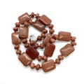 Collier en pierre de soleil rouge-brun avec perles rectangulaires et fermoir - Pierre de Sable d'Or