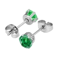 Primer plano de pendientes de acero de titanio con circonitas 5A verde esmeralda - Acero/Verde (1 Pieza)