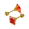 Détail de boucles d'oreilles carrées en zircon rouge avec dorure et fermoir à vis - Zirconium de 3mm / Or + Rouge Vif