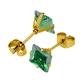 Nahaufnahme der quadratischen smaragdgrünen Zirkon-Ohrringe mit goldener Fassung - 3mm / Gold + Grün