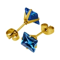Detail von quadratischen blauen Zirkonia-Ohrsteckern mit Vergoldung und Krappenfassung - 3mm / Gold + Königsblau