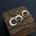 Tres cuentas de concha natural en forma de media luna con agujero para joyería DIY - Concha Rosa Perforada