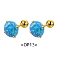 Boucles d'oreilles en acier titane avec opale bleu-vert ronde et serti à quatre griffes dorées - Or + Vert