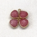 Kleeblatt-Anhänger aus rosa Naturstein mit vergoldetem Metallrand und zwei Ösen - Rosa Kleeblatt-Stil (Größe 12)