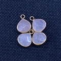 Set mit vier hellvioletten Tropfenanhängern aus Naturstein mit elegantem Goldmetallrand - Weiß Kristall