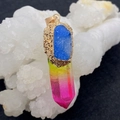 Macro detail of gradient crystal pendant with blue raw stone inlay and gold trim - 20x30-30x70mm / No. 10 (Blue Druzy Rainbow Crystal)