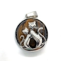 Colgante redondo de piedra ojo de tigre con figuras de gatos y cierre de plata - 23x27mm / Ojo de tigre