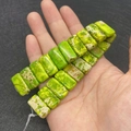 Perle rettangolari in pietra imperiale verde naturale per creazione di gioielli fai-da-te - 10x20mm / Venatura Verde Erba (No.3)