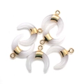 Pendentif croissant en pierre blanche naturelle avec bord doré pour création bijoux - 16x18mm / Jade Blanc