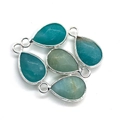 Gefacetteerde natuurstenen hangers in cyaanblauw met verzilverde metalen randafwerking - Amazoniet