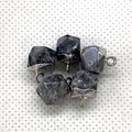 Set of five irregular faceted grey natural stone pendants with silver metal plating - Labradorite (Silver Plated)