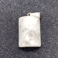 Minimalistischer Zylinder-Anhänger aus weißem Marmor mit silbernem Metallverschluss - 15x25mm / Howlith