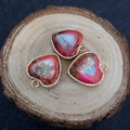 Ciondolo in pietra imperatore a forma di cuore con bordo dorato e motivo marmorizzato - Stile texture mista rosso e blu (Taglia 6) / 16x18mm