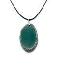 Ketting met groene natuurstenen hanger en zilveren metalen sluiting aan zwart koord - Groen