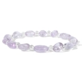 Detalle macro de cuentas de cristal púrpura y espaciadores en una pulsera minimalista - Estilo Irregular Púrpura Claro (FD10363-19CM)