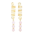 Dettaglio di ciondoli per capelli boho con spirale dorata e tre perline rosa - Stile Spirale con Perla Tonda Rosa (FY0234)
