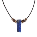 Ethno-Halskette mit rechteckigem blauem Lapislazuli-Anhänger und dunkelbraunen Holzperlen - Lapislazuli (Mit Holzperlen)