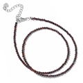 Collar minimalista de cuentas de granate rojo oscuro facetado con colgante de corazón - Ojo de Tigre Rojo