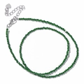 Collar minimalista con cuentas de piedra verde oscuro facetadas y colgante de corazón - Piedra de Arena Verde