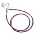 Pulsera de doble capa con cuentas de piedra natural lila y un colgante de corazón plateado - Fosfosiderita