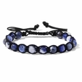 Dettaglio di perline in sodalite da 8mm tessute a mano su bracciale a corda regolabile - 19cm / Sodalite Blu