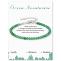 Grünes Aventurin-Perlenarmband mit Karabinerverschluss auf weißer Displaykarte - 19cm / Grüner Aventurin