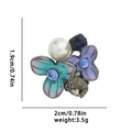 Detailansicht des blumenförmigen Legierung-Accessoires mit Maßen 1,9x2cm und 3,5g - Mehrfarbiger Edelstein-Blumenstil (04)