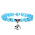 Dettaglio delle perle in occhio di gatto blu chiaro e di un ciondolo a elefante d'argento vintage - Stile Occhio di Gatto Blu Chiaro (KT0028-19cm)