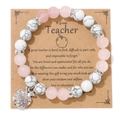 Perlenarmband mit rosa und weißen Steinen und Kristall-Apfel-Anhänger auf Geschenkkarte - Weißer Türkis & Rosenquarz