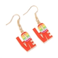 Détail de boucles d'oreilles alphabet LOVE arc-en-ciel avec crochets en métal doré - Style Lettres LOVE(CCR002)