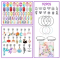 Detailansicht des 92-teiligen Einhorn DIY Regenbogen Perlenarmband und Halsketten-Sets mit Box - 92-Teiliges Set
