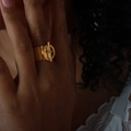 Anillo ancho dorado de estilo hip-hop francés con un elegante diseño de cierre en T - Anillo Abierto Hebilla OT / Dorado (A485)