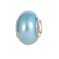 Détail de perle de charme en résine irisée bleu clair avec noyau en métal pour bijoux DIY - Perle de Verre Irisée Bleu Clair (10)