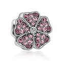 Macro d'une perle fleur argentée à cinq pétales et cristaux roses pour bijoux DIY - 17