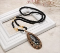 Boho Vintage lange Perlenkette mit buntem Tropfenanhänger im Retro-Stil für Damen - Schwarzer Wassertropfen-Stil